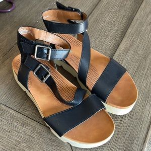 black strap sandals, velcro strap